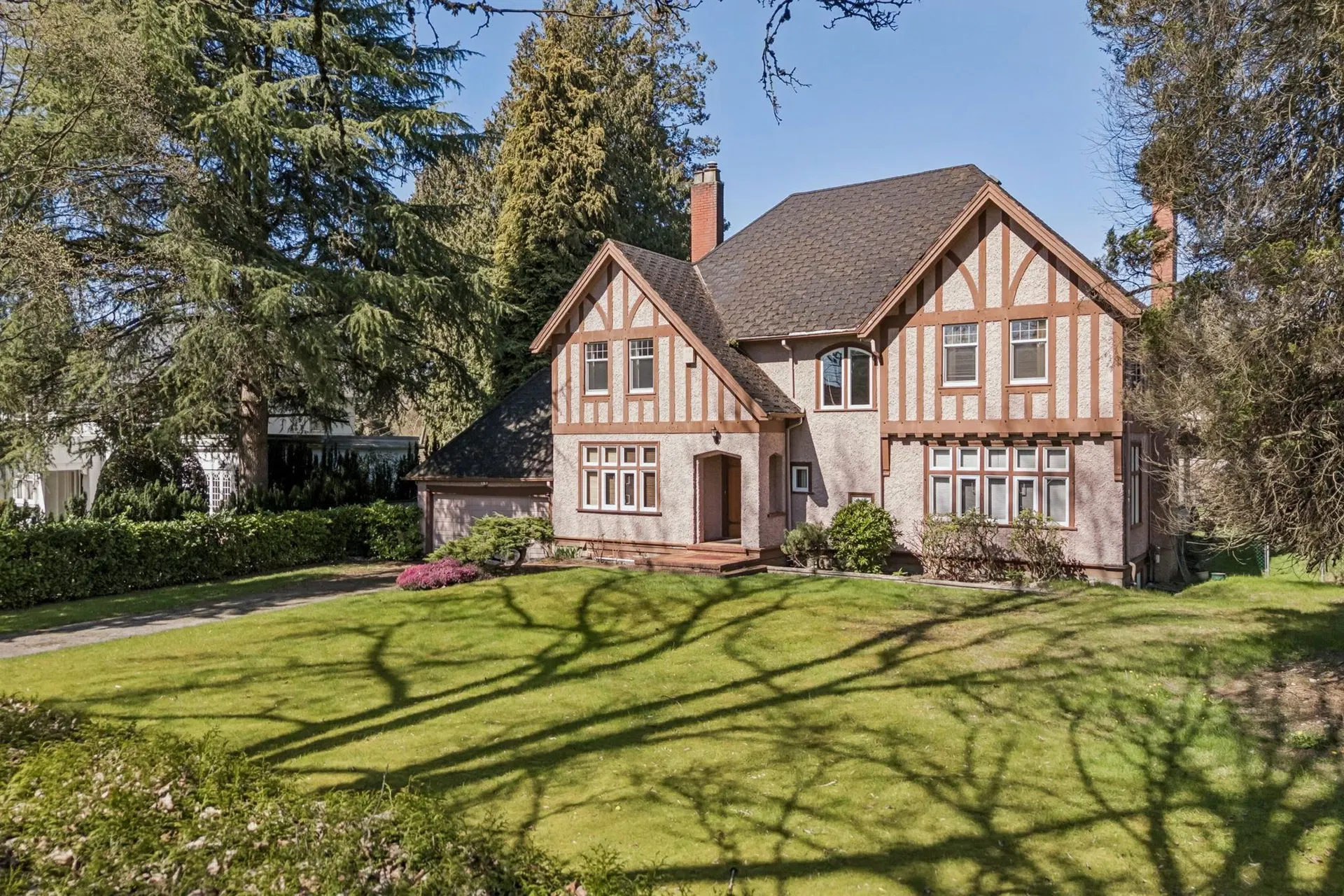 Photo 3 of 21 at 1603 W 49th Avenue