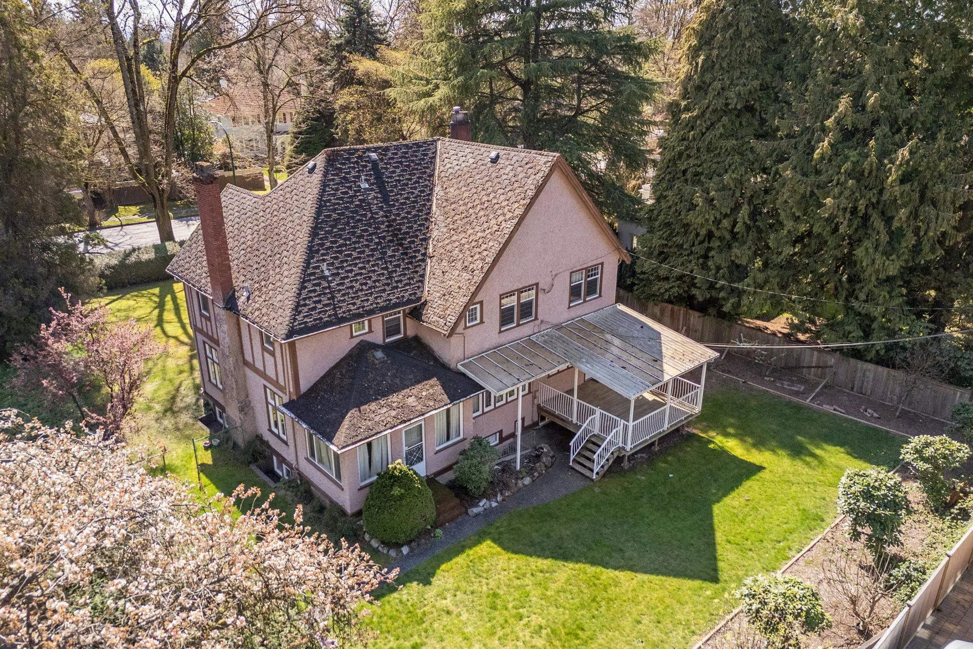 Photo 4 of 21 at 1603 W 49th Avenue