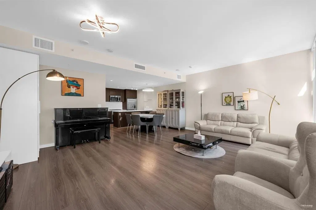 TH16 – 8677 Capstan Way