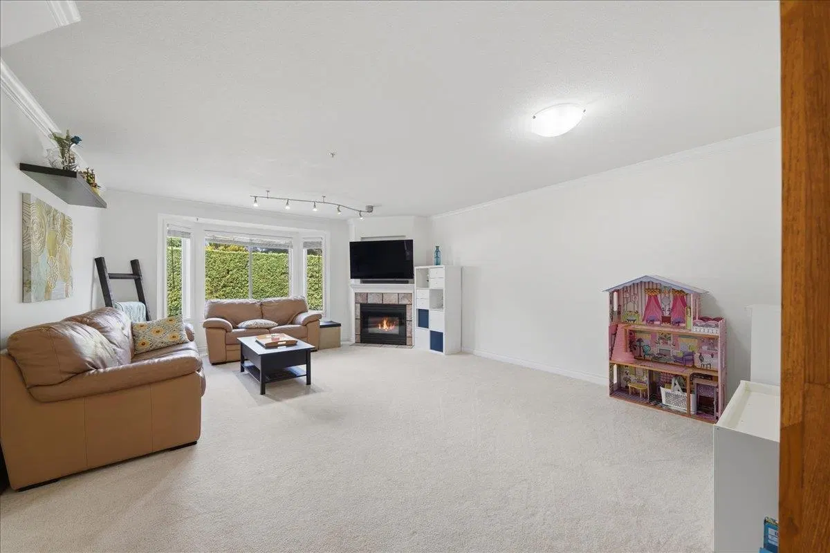 Photo 3 of 32 at #34 – 12268 189a Street