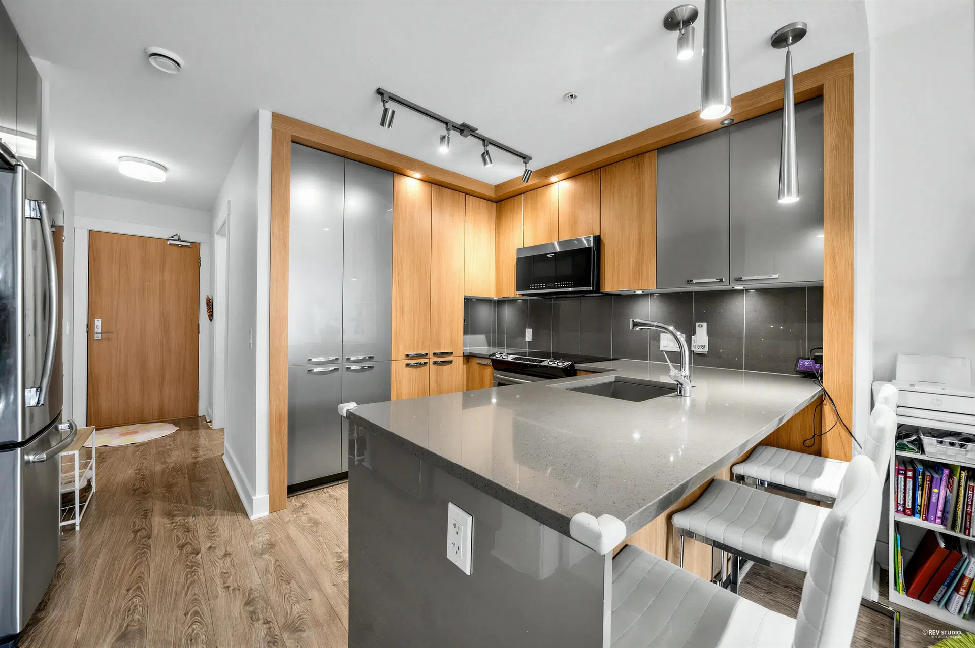 Photo 2 of 21 at #307 – 733 W 14th Street