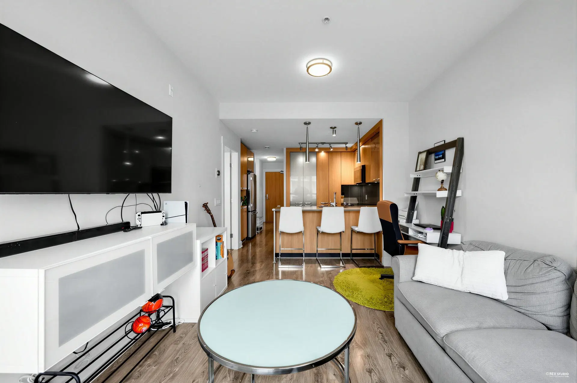 Photo 5 of 21 at #307 – 733 W 14th Street