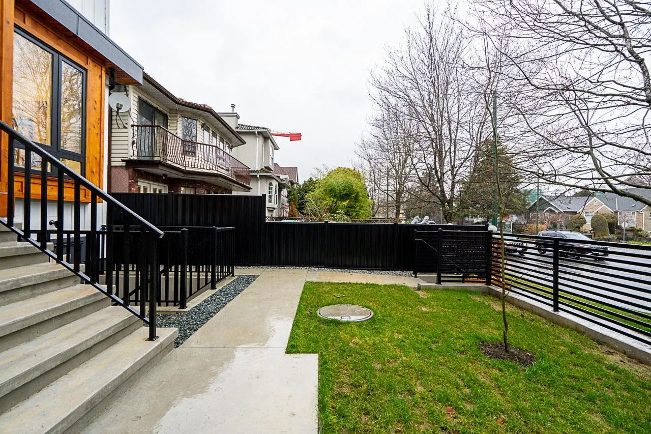 Photo 3 of 30 at #1 – 2753 Nanaimo Street