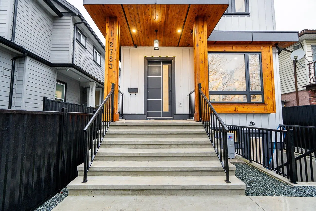 Photo 4 of 30 at #1 – 2753 Nanaimo Street