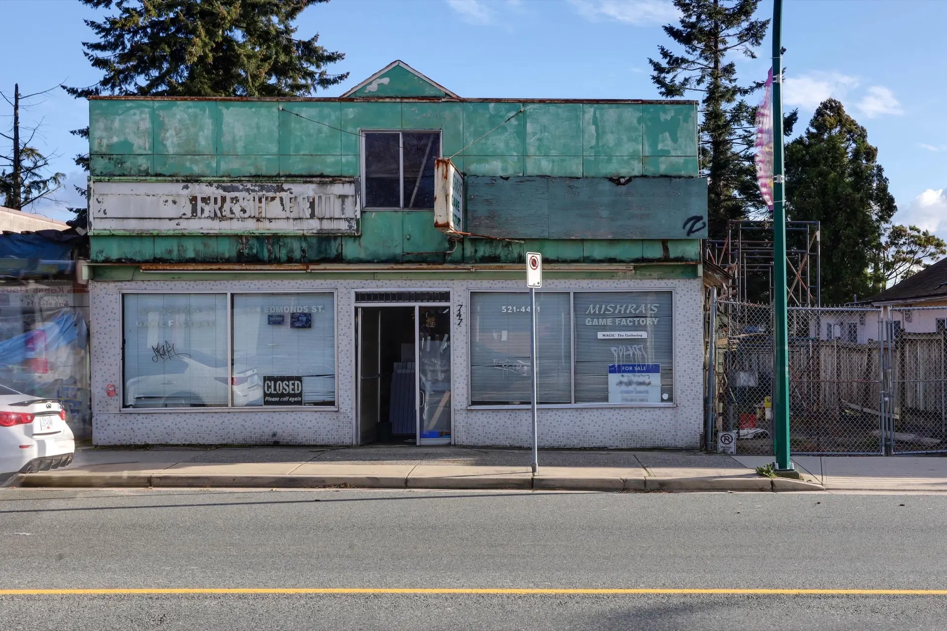 Photo 2 of 17 at 7474 Edmonds Street