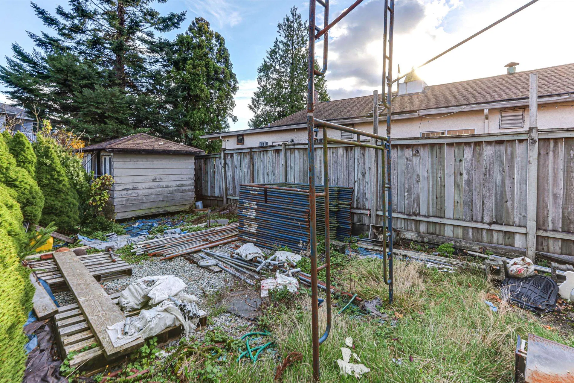 Photo 4 of 17 at 7474 Edmonds Street