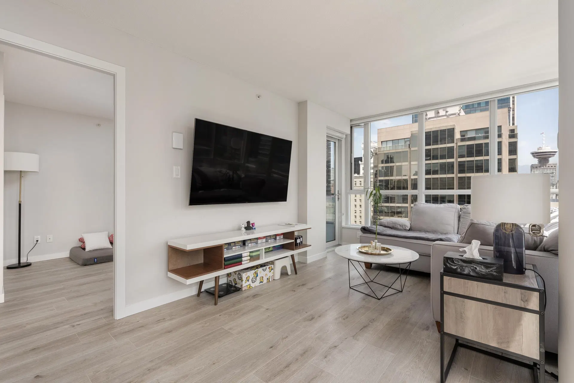 Photo 4 of 30 at #1503 – 833 Seymour Street
