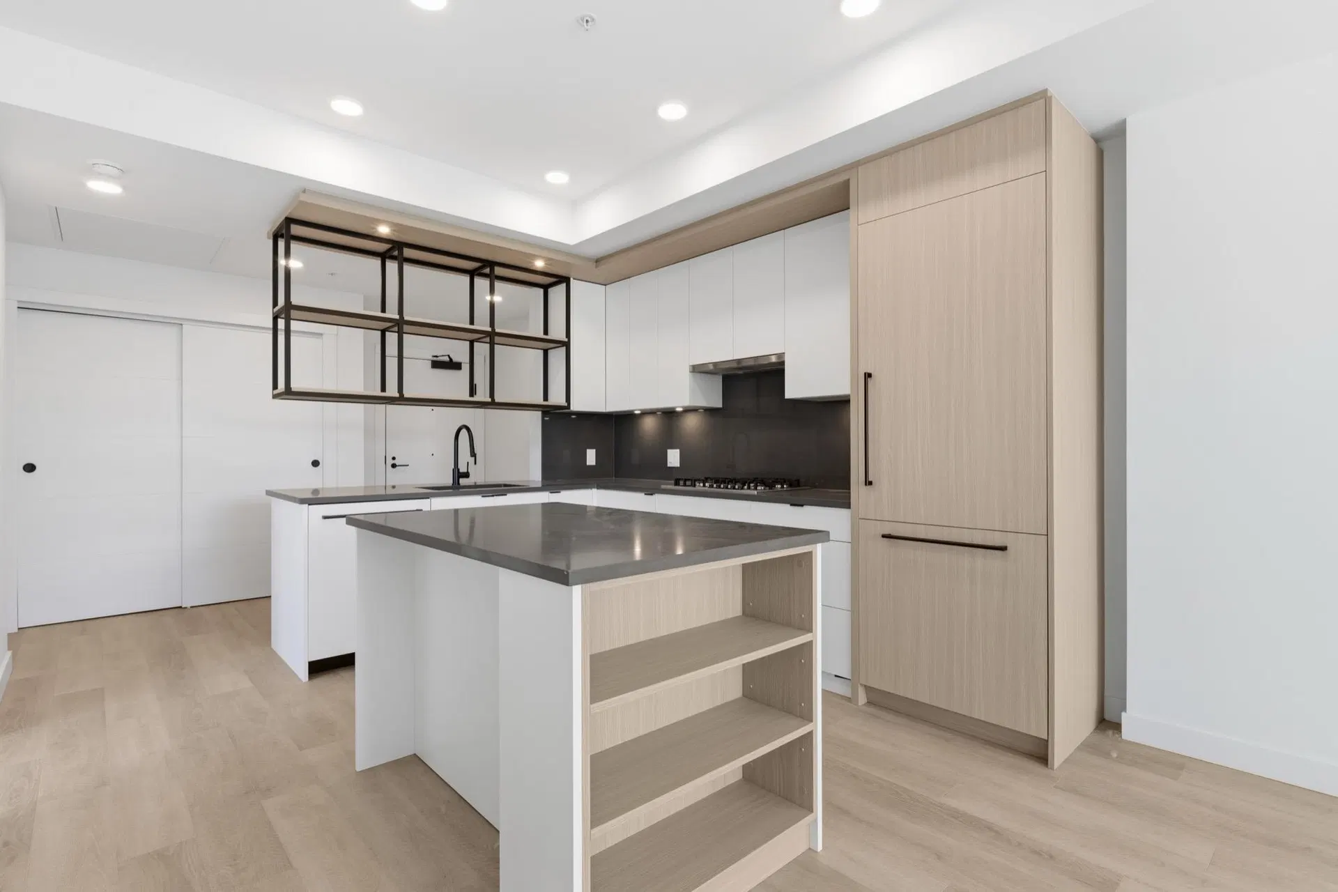 Photo 1 of 28 at #302 – 2268 E Broadway