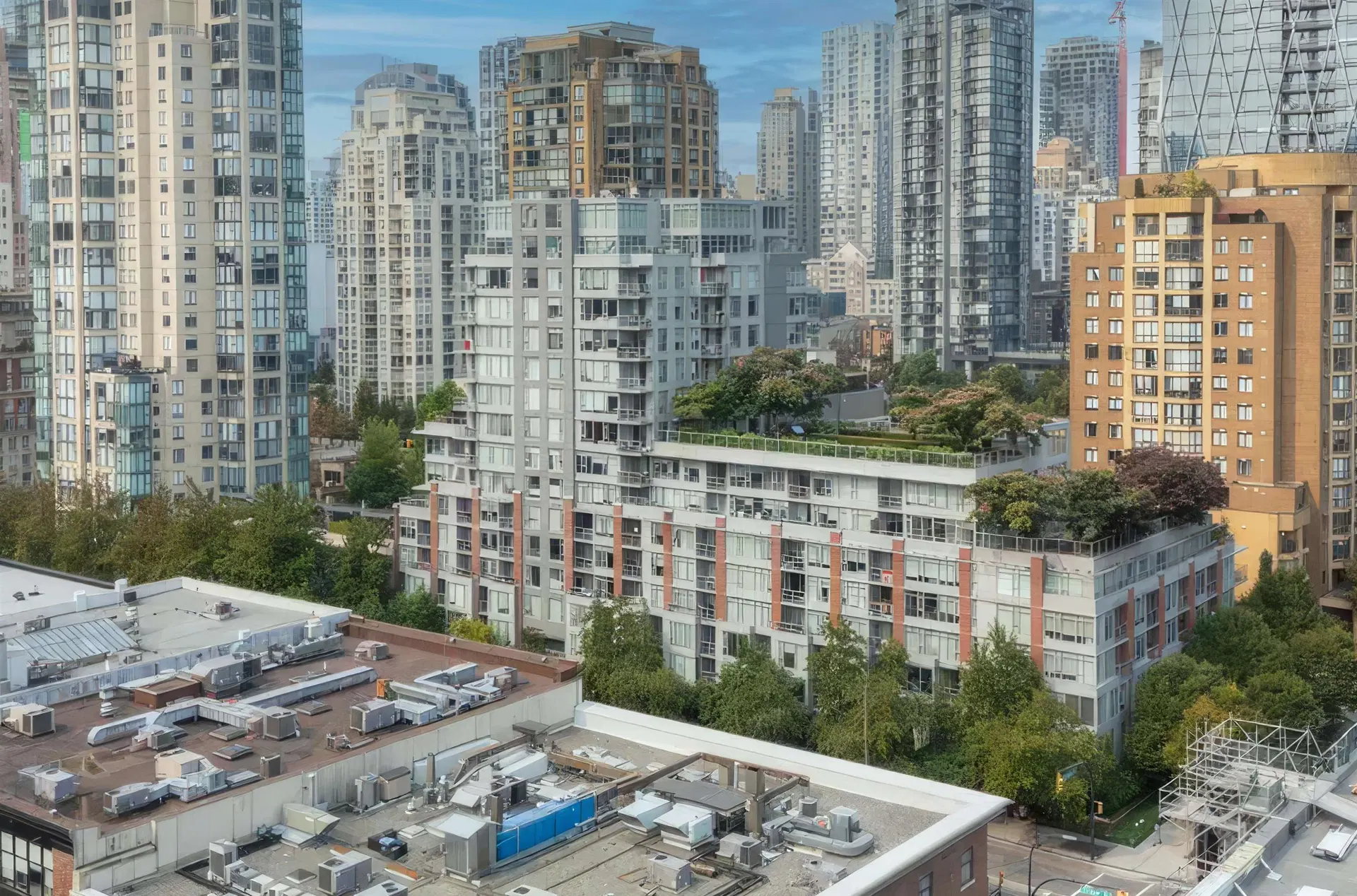 Photo 1 of 27 at #1305 – 1133 Homer Street
