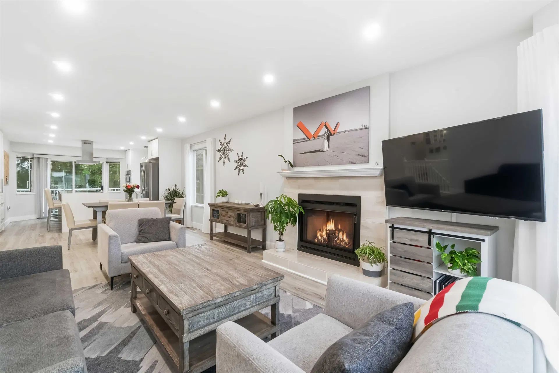 Photo 4 of 40 at 1760 Pekrul Place