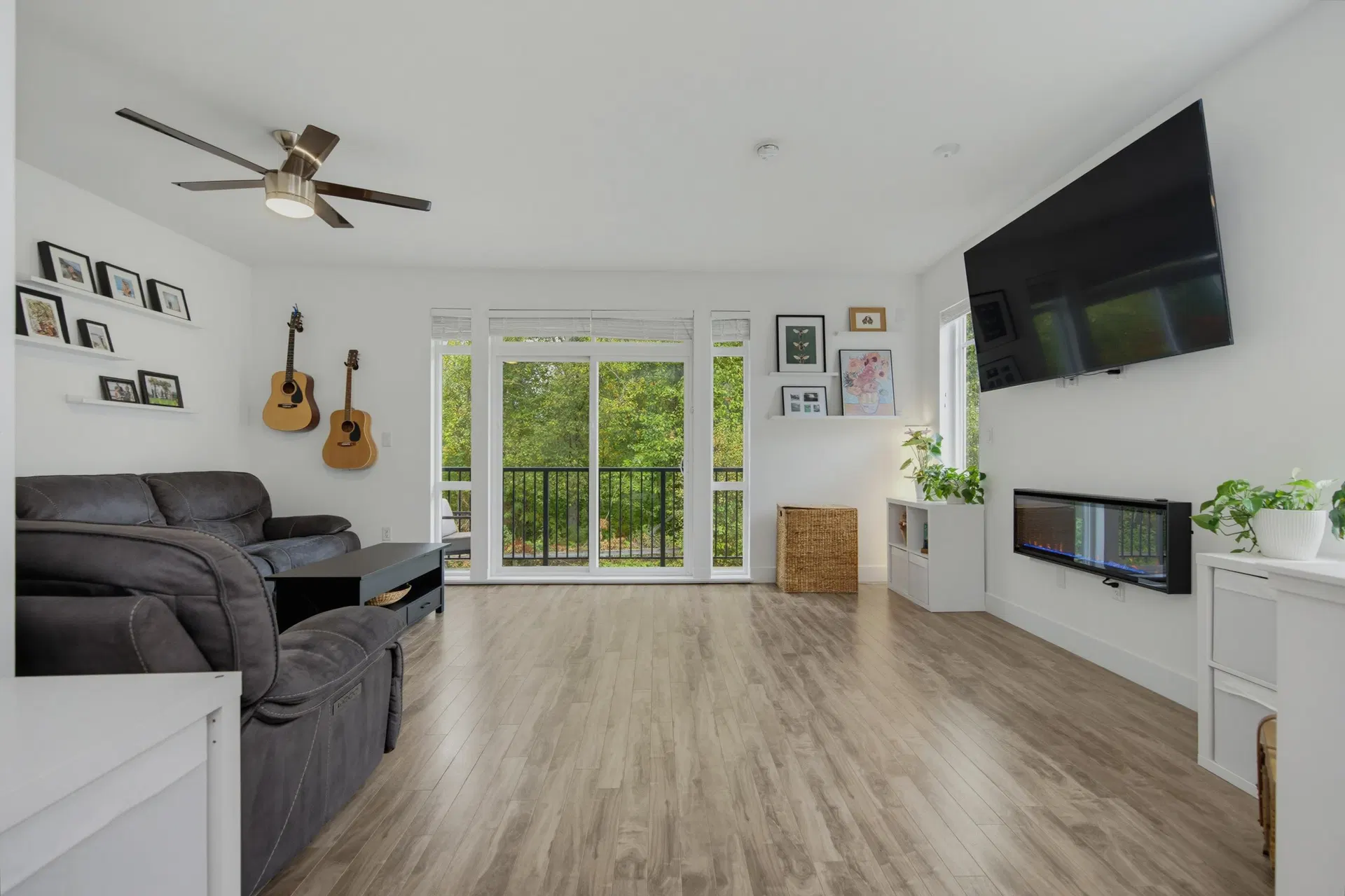 Photo 3 of 39 at #36 – 3039 156 Street