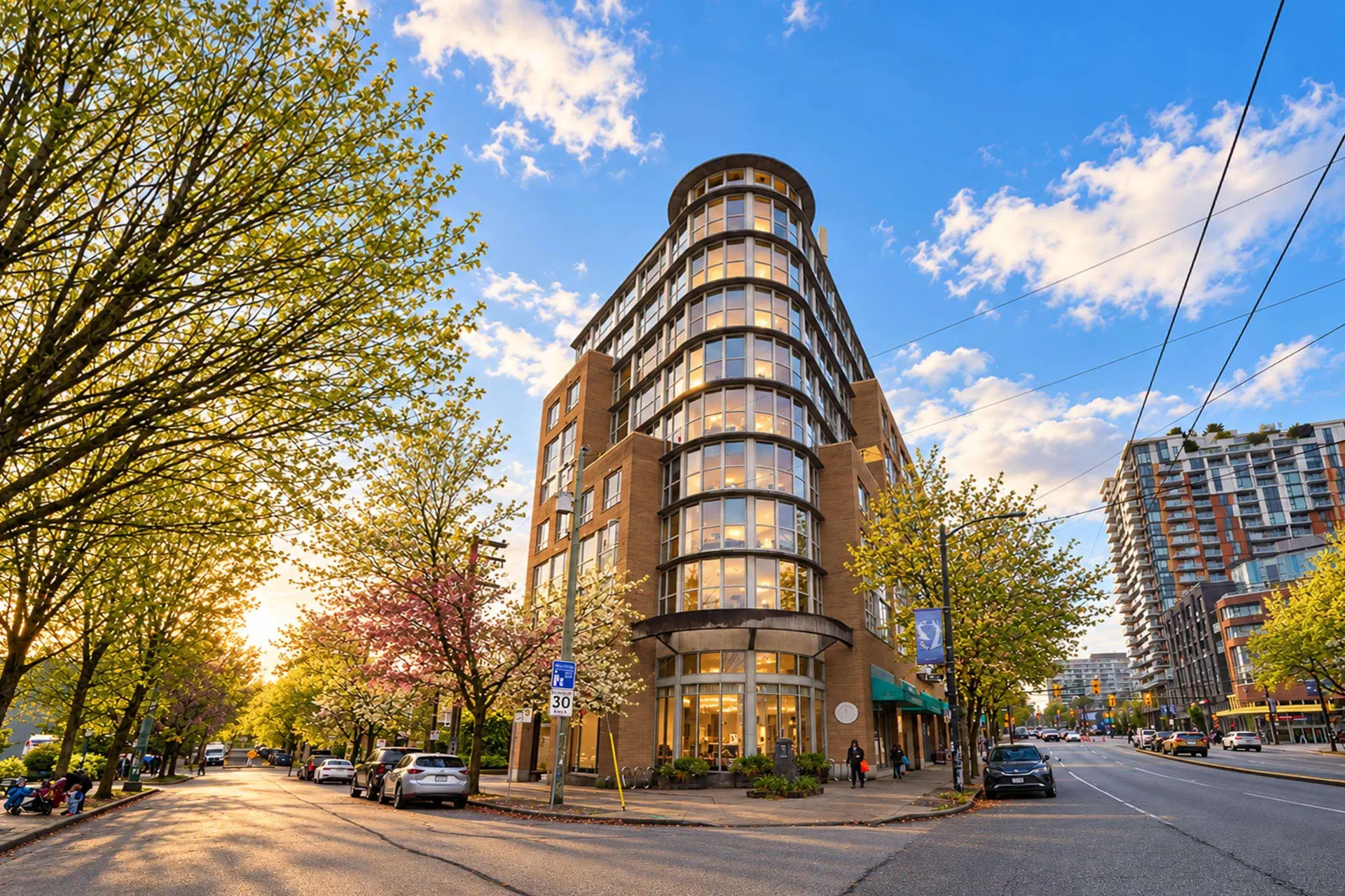 Photo 2 of 25 at #402 – 288 E 8th Avenue