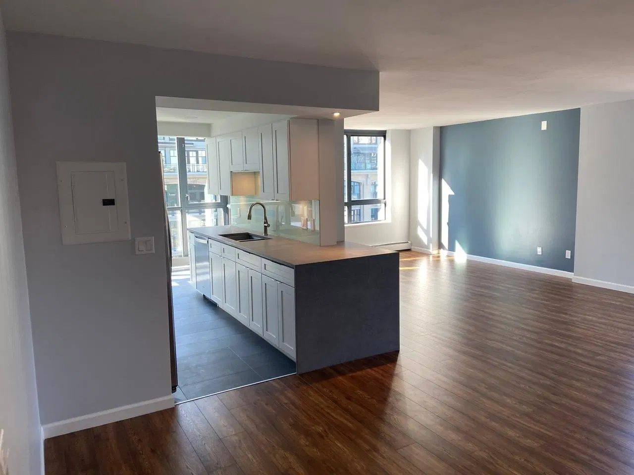 Photo 1 of 26 at #701 – 289 Drake Street