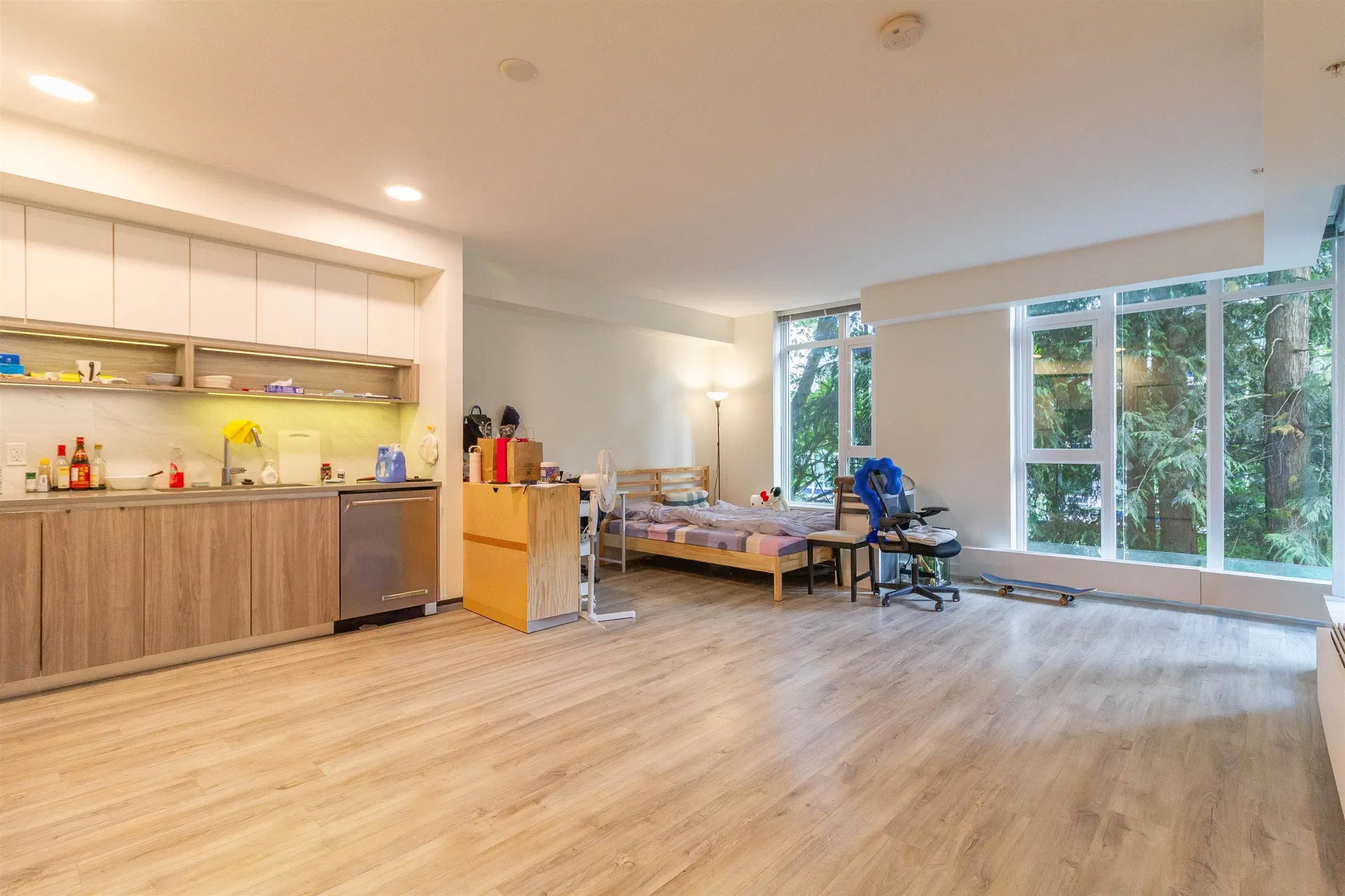 Photo 4 of 33 at #201 – 8940 University Crescent