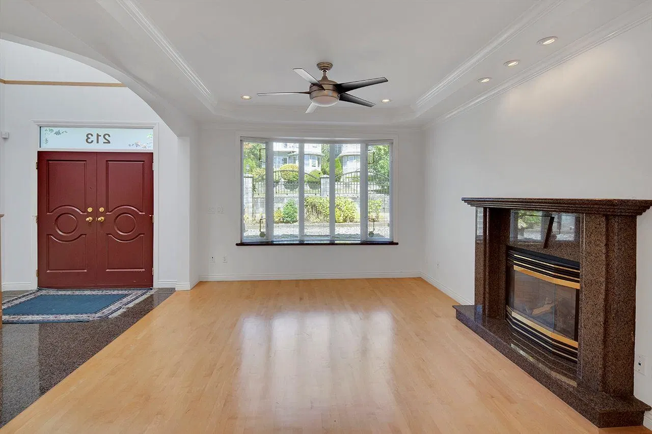 Photo 4 of 40 at 213 W 28th Street
