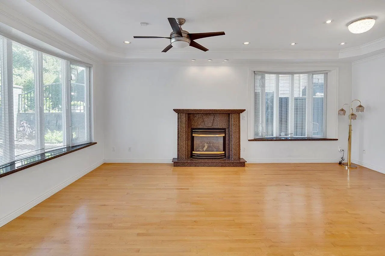 Photo 5 of 40 at 213 W 28th Street