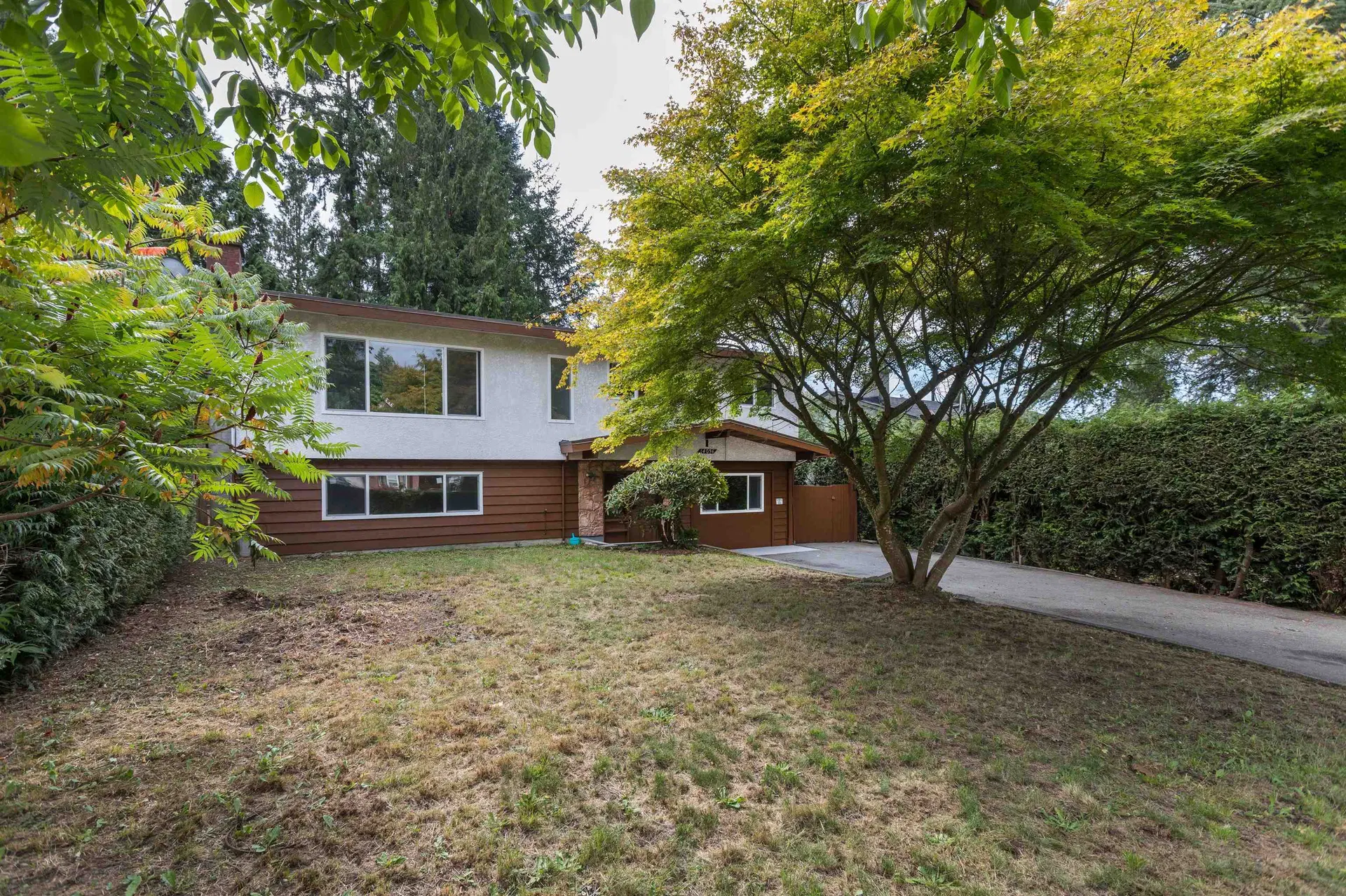 Photo 3 of 40 at 14036 102a Avenue