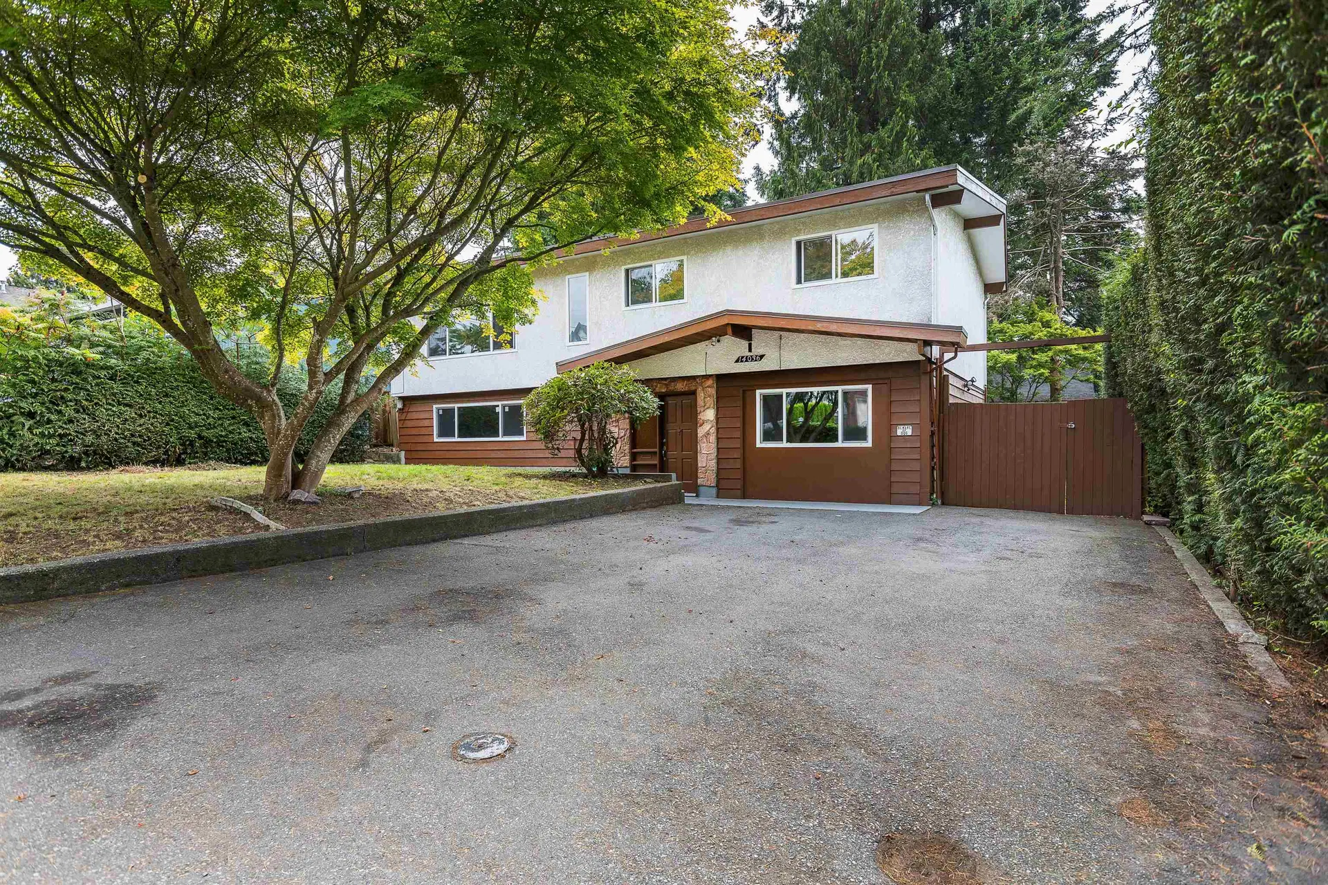 Photo 4 of 40 at 14036 102a Avenue