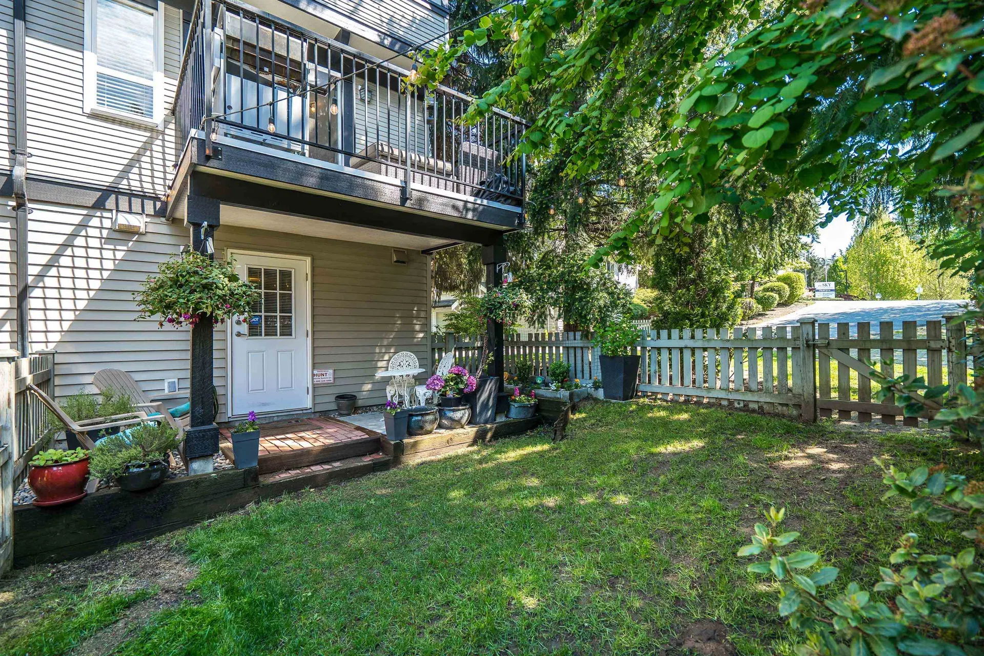 Photo 3 of 40 at #1 – 6747 203 Street