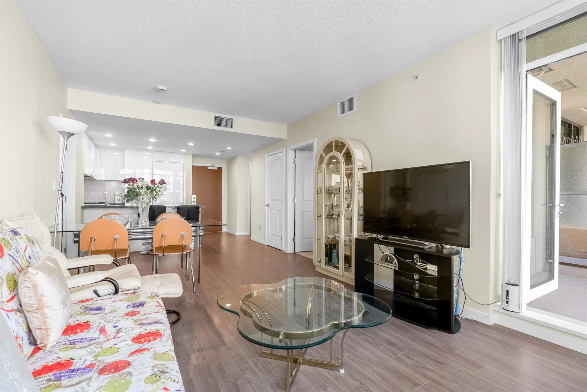 Photo 3 of 31 at #712 – 7338 Gollner Avenue
