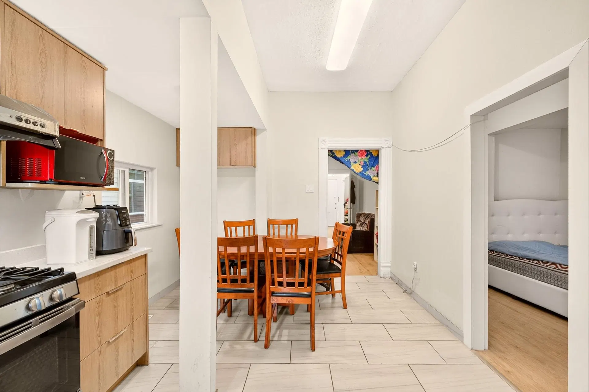 Photo 4 of 27 at 777 E Pender Street