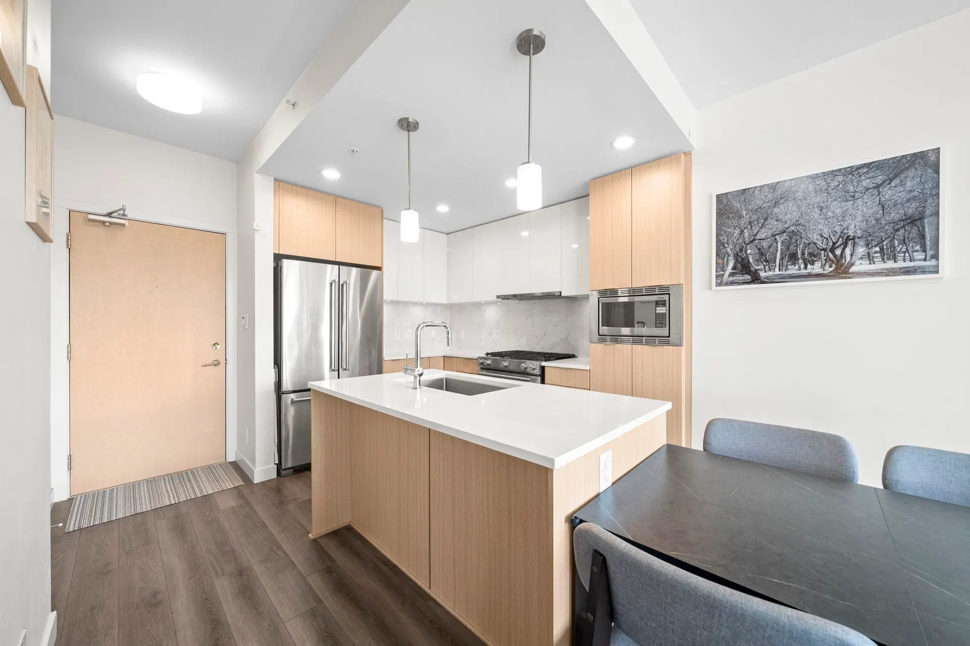 Photo 3 of 28 at #311 – 2188 Madison Avenue