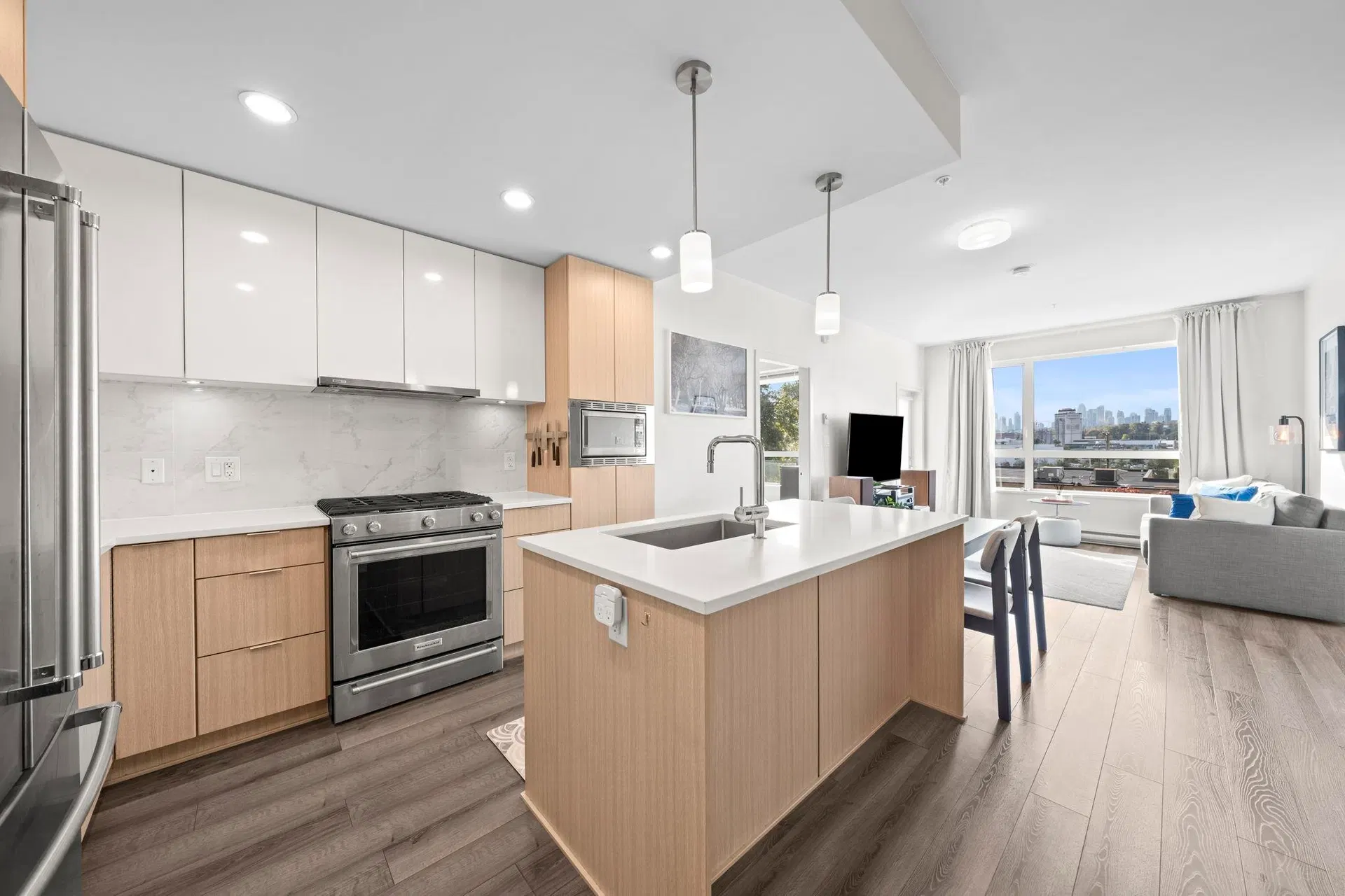 Photo 5 of 28 at #311 – 2188 Madison Avenue