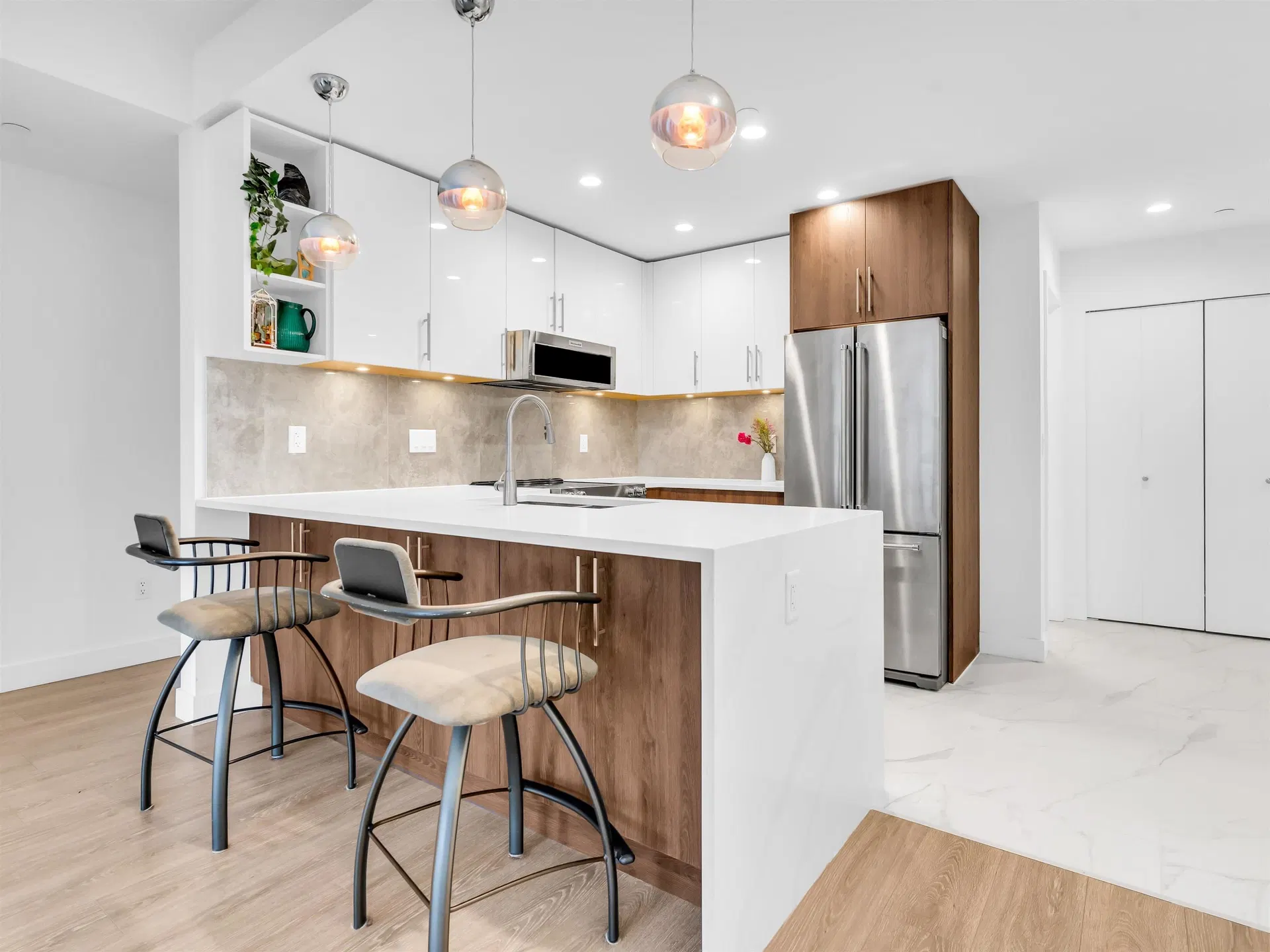 Photo 4 of 26 at #202 – 11703 Fraser Street