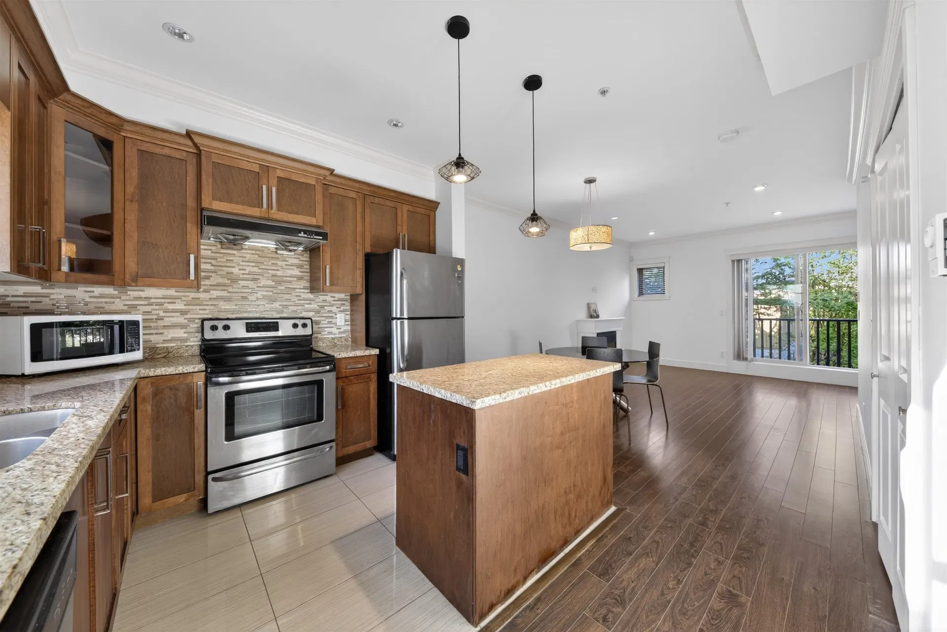 Photo 4 of 29 at #203 – 7159 Stride Avenue