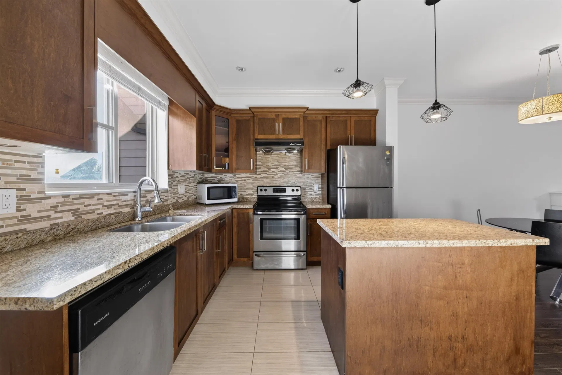 Photo 5 of 29 at #203 – 7159 Stride Avenue