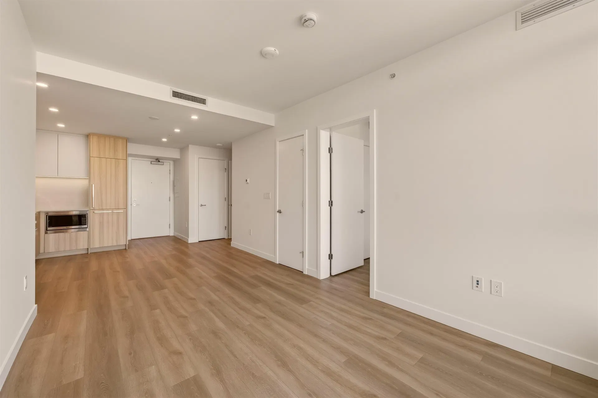 Photo 2 of 11 at #805 – 6087 Wilson Avenue