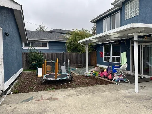 Photo 3 of 5 at 3411 Catalina Crescent