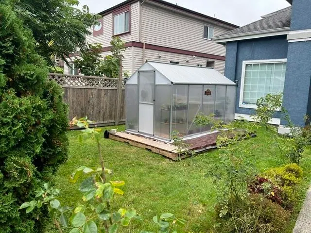 Photo 4 of 5 at 3411 Catalina Crescent