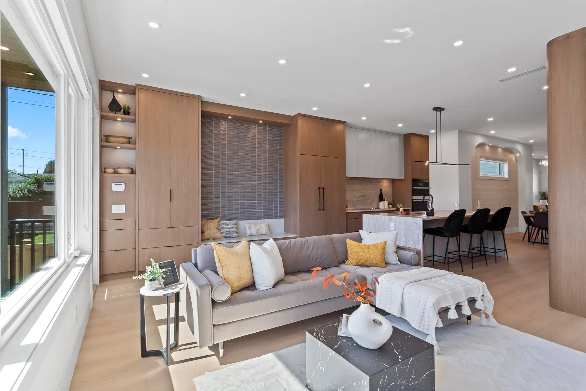 Photo 5 of 40 at #1 – 6992 Burford Street