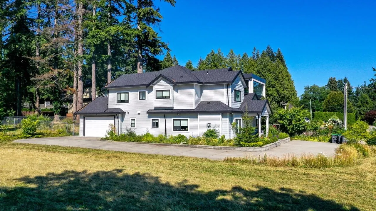 Photo 5 of 6 at 13409 56 Avenue