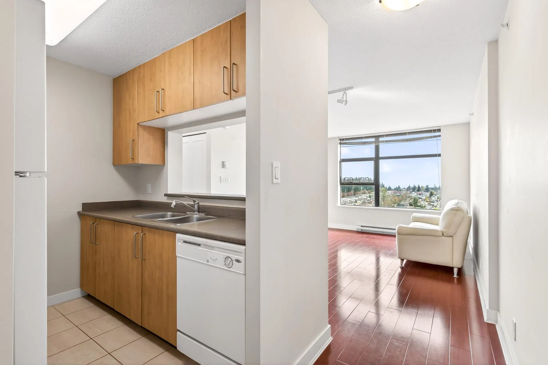 Photo 4 of 34 at #2502 – 5380 Oben Street