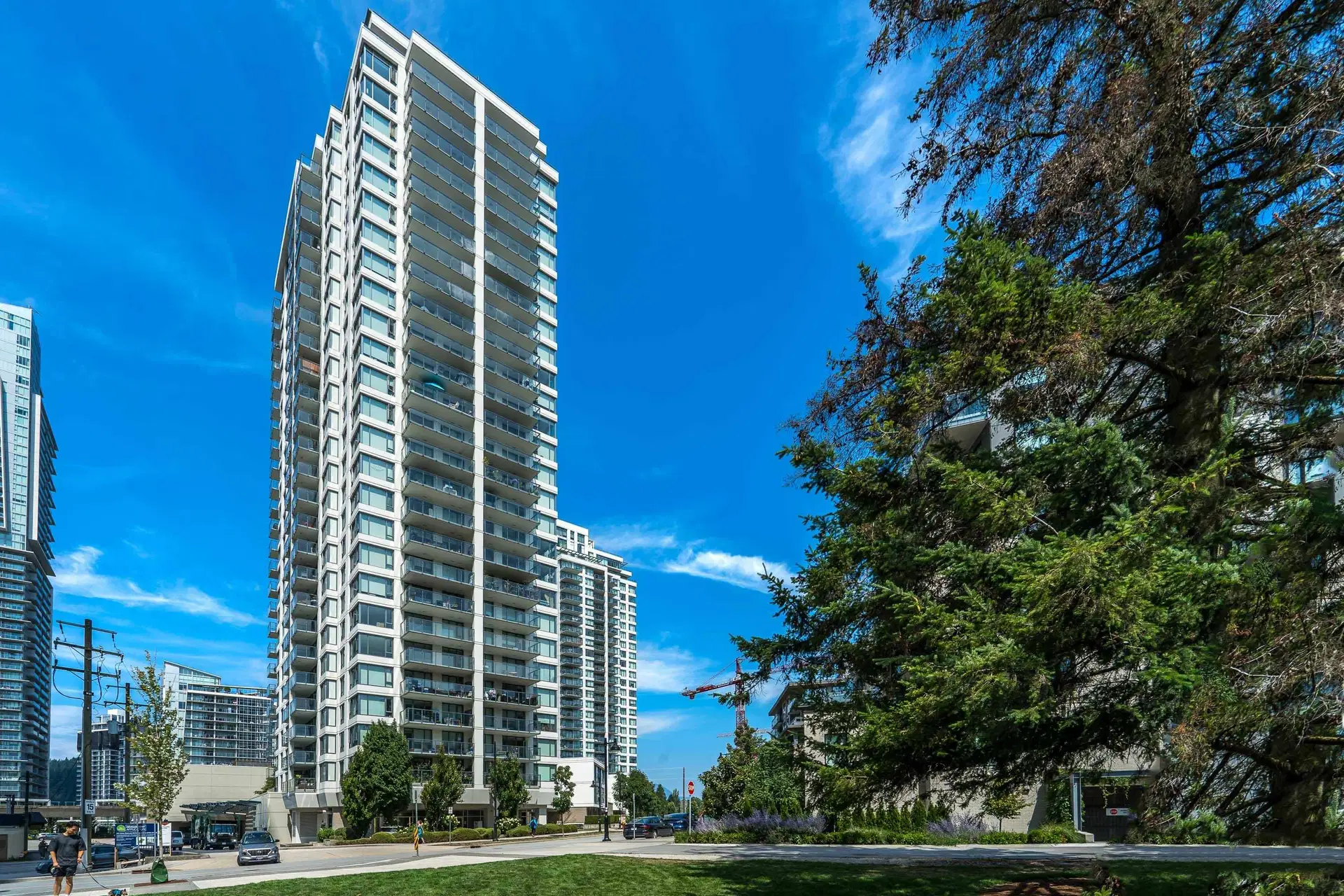#1402 – 570 Emerson Street