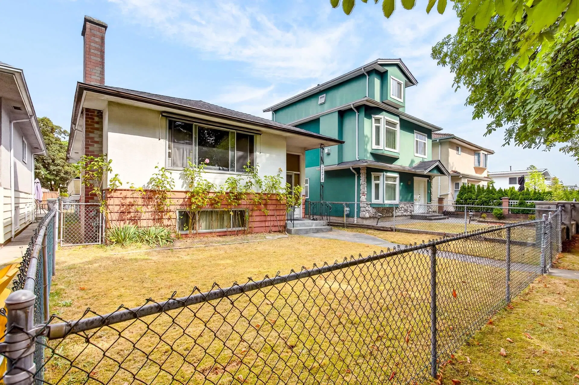Photo 2 of 30 at 2175 Waverley Avenue