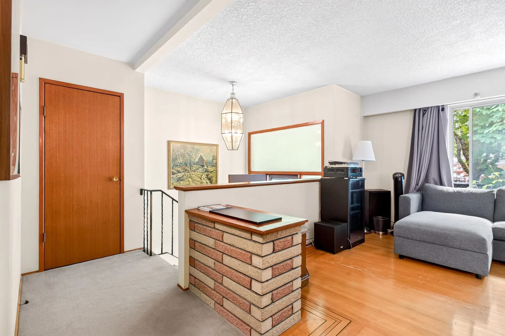 Photo 5 of 30 at 2175 Waverley Avenue