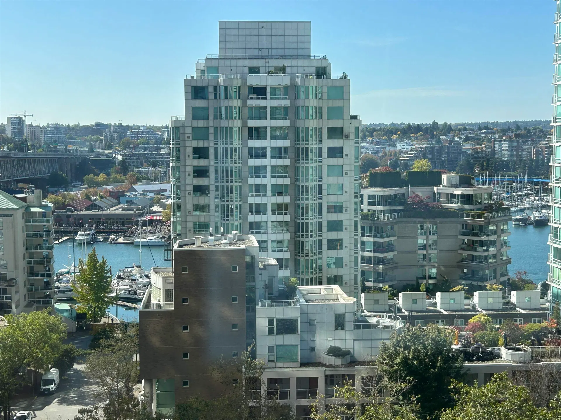 Photo 2 of 25 at #1004 – 1455 Howe Street