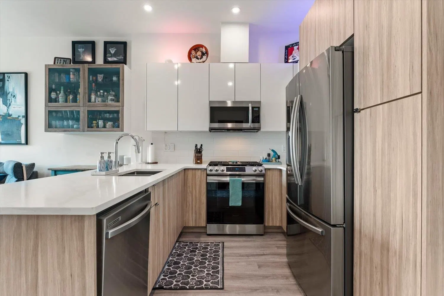 Photo 2 of 40 at #603 – 2649 James Street