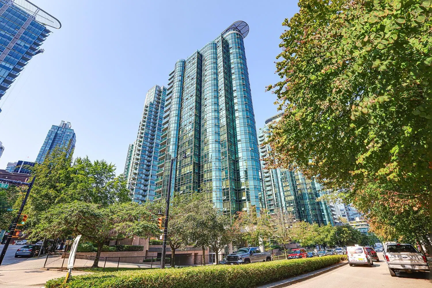 #807 – 555 Jervis Street