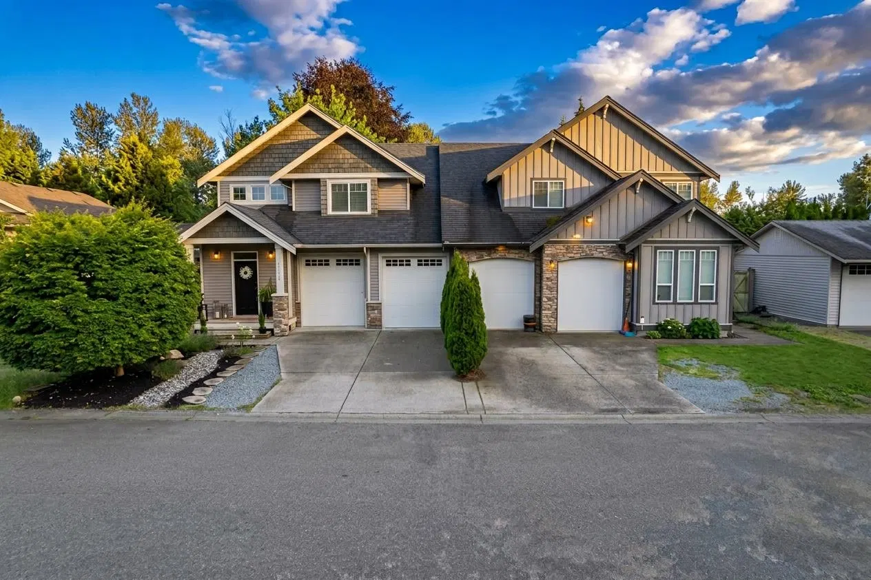 Photo 1 of 37 at 33592 2nd Avenue