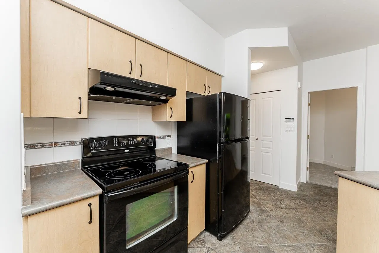 Photo 4 of 35 at #108 – 522 Smith Avenue
