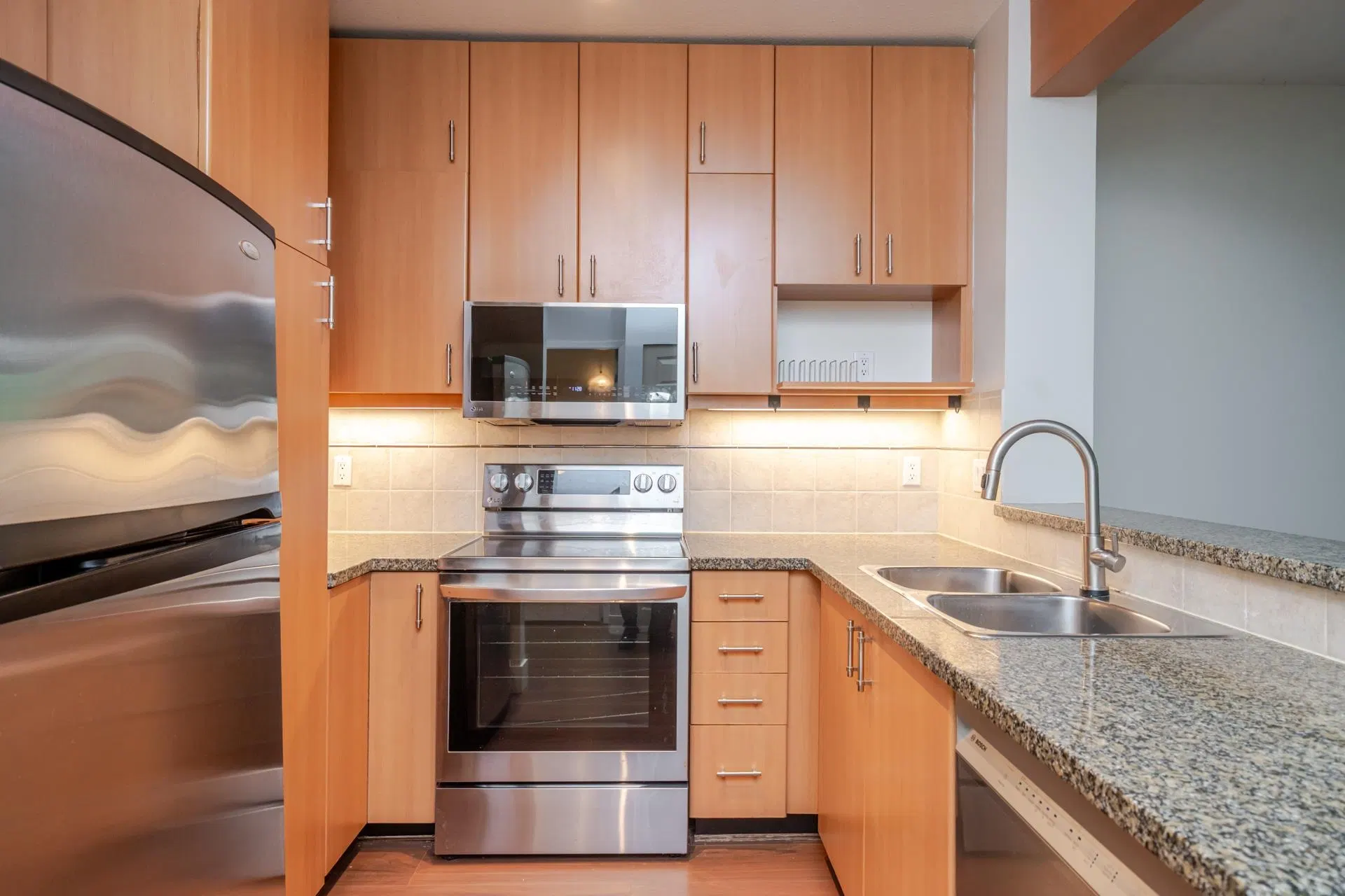 #204 – 580 Raven Woods Drive