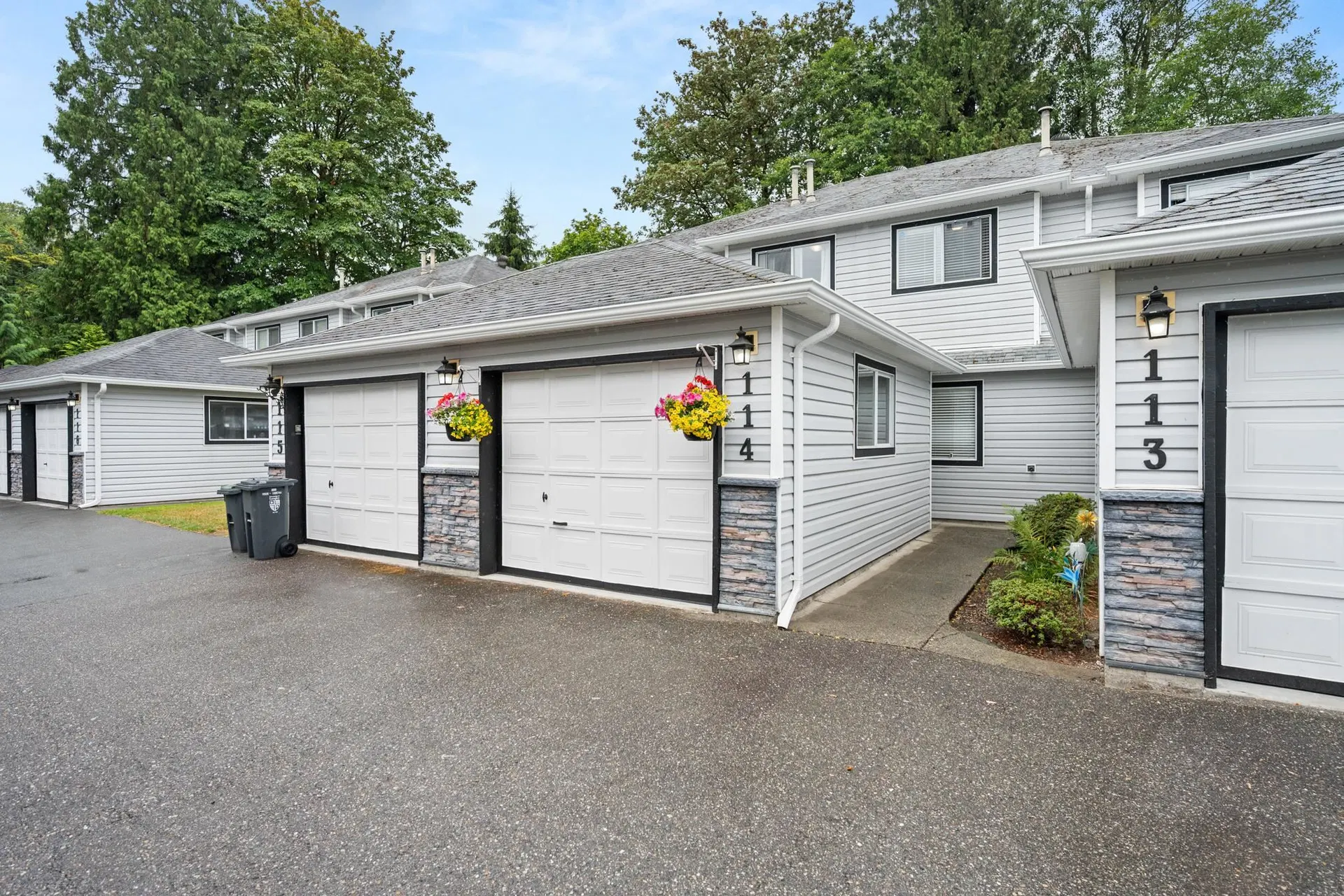 Photo 3 of 35 at #114 – 9507 208 Street