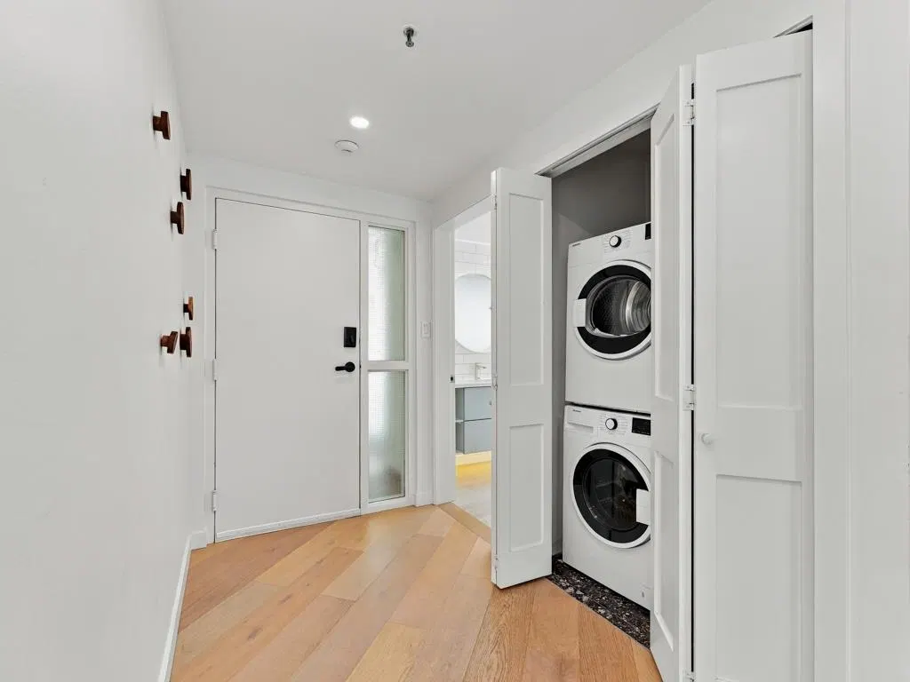 Photo 3 of 38 at #204 – 565 17 Street