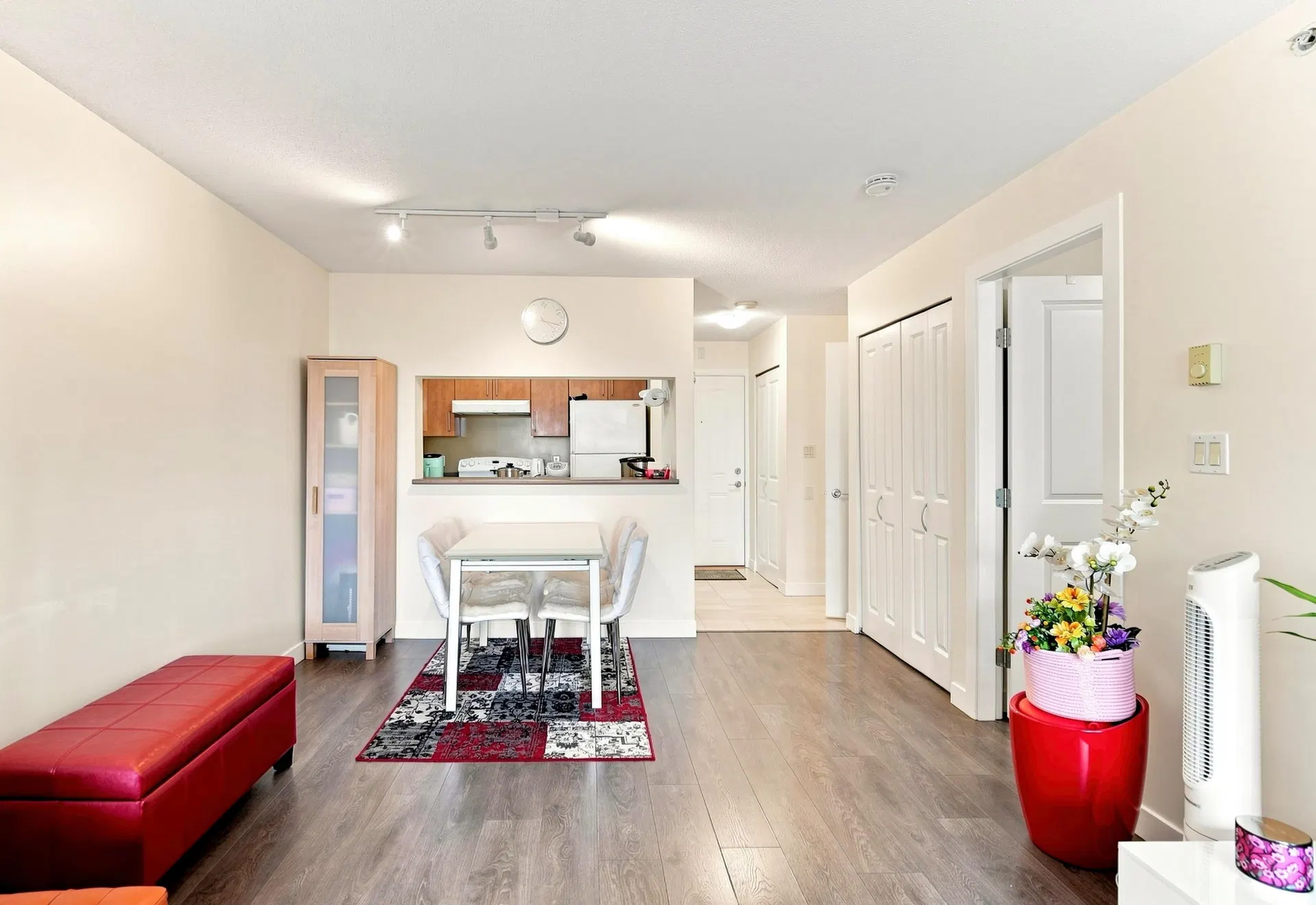 Photo 5 of 20 at #506 – 5380 Oben Street