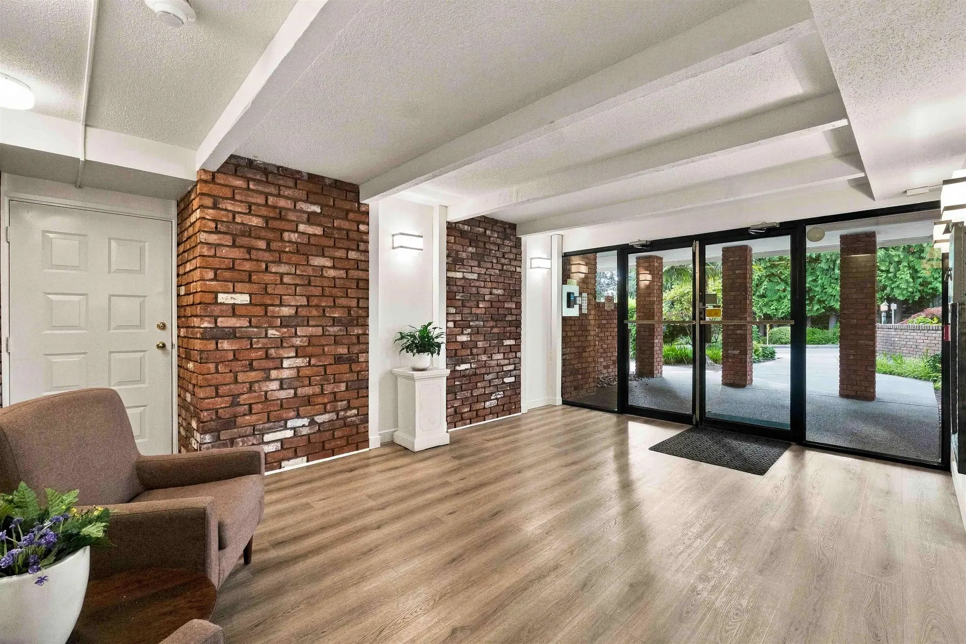 Photo 5 of 40 at #102 – 1322 Martin Street
