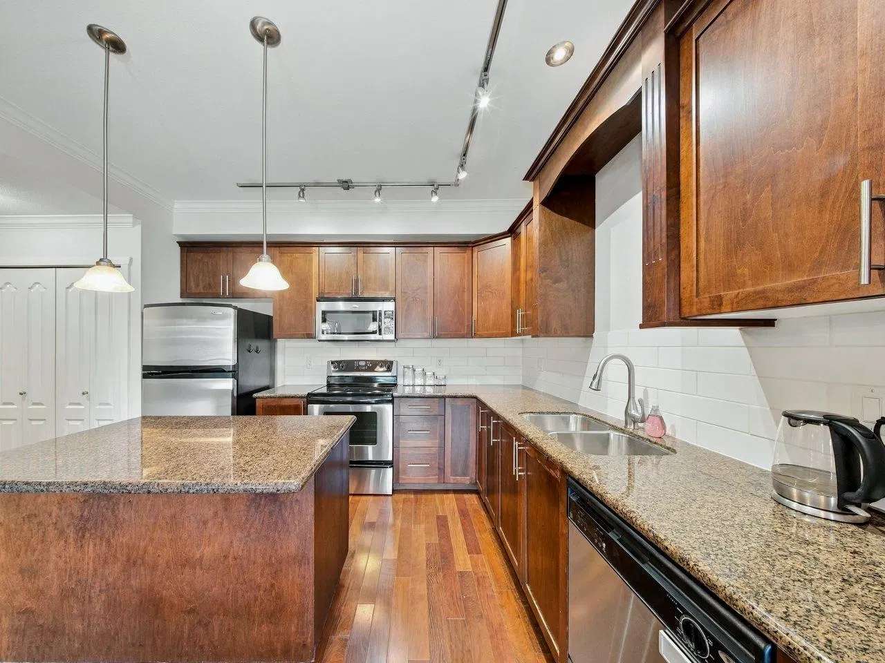 Photo 4 of 23 at #314 – 2627 Shaughnessy Street